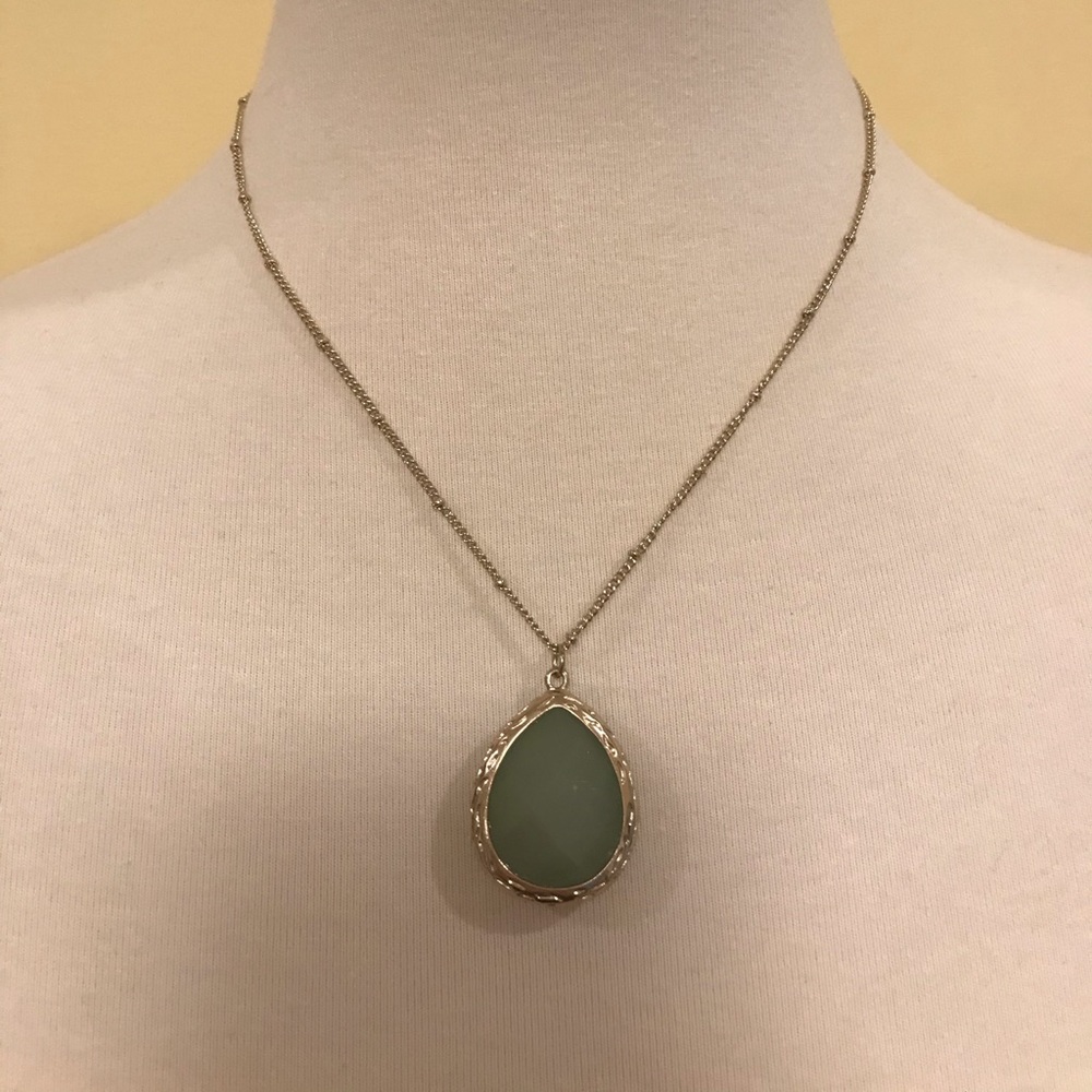 Single stone and gold necklace